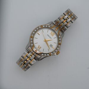 Seiko 6N22-00B0 Ladies Watch - 29mm - New Battery - Date Window - Running